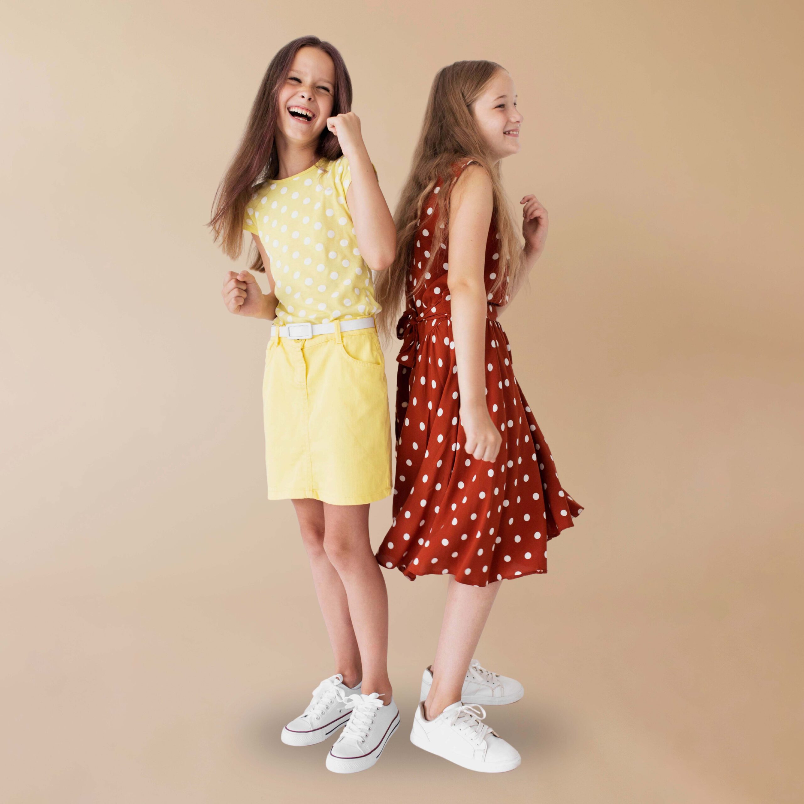 full shot girl posing with glasses ice cream (2)